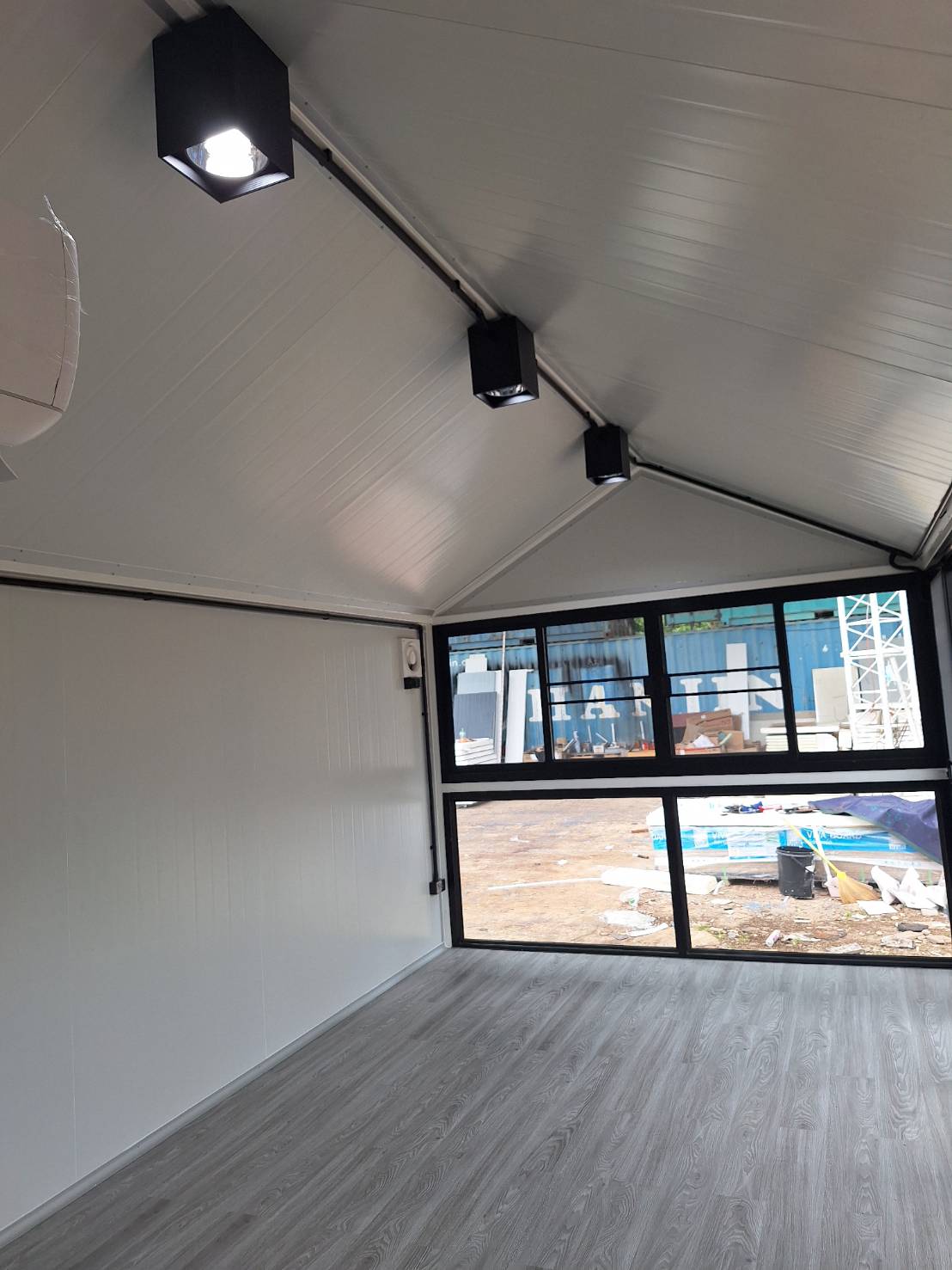 Mobile office modern