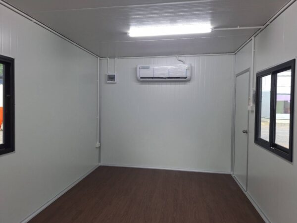 Mobile office with toilet